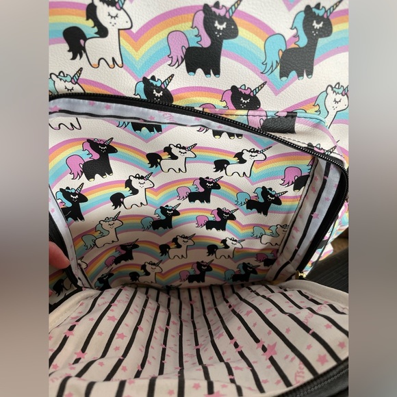 Luv Betsy unicorn backpack - Picture 6 of 7
